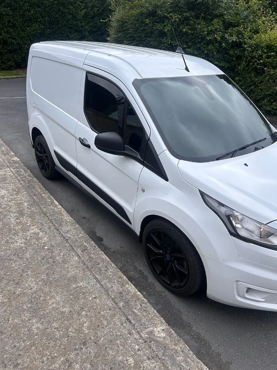 Ford Transit Connect 2024 - Image 2