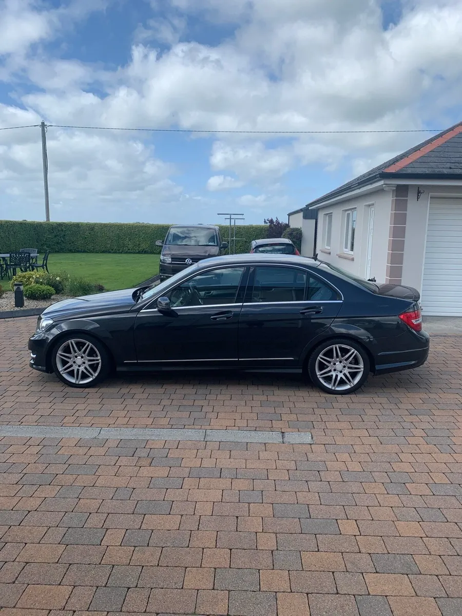Mercedes C220 BE AMG Sport Plus - Image 4