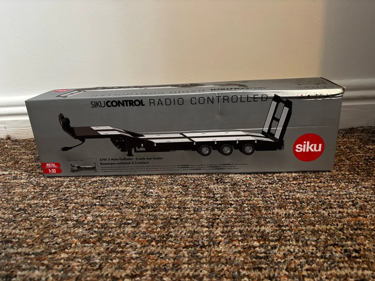 Siku Volvo RC truck - Image 3