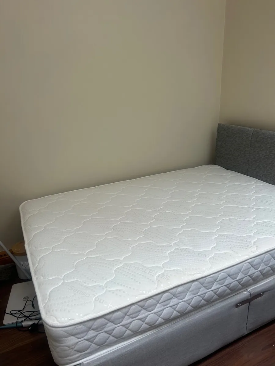 Bed - Image 2