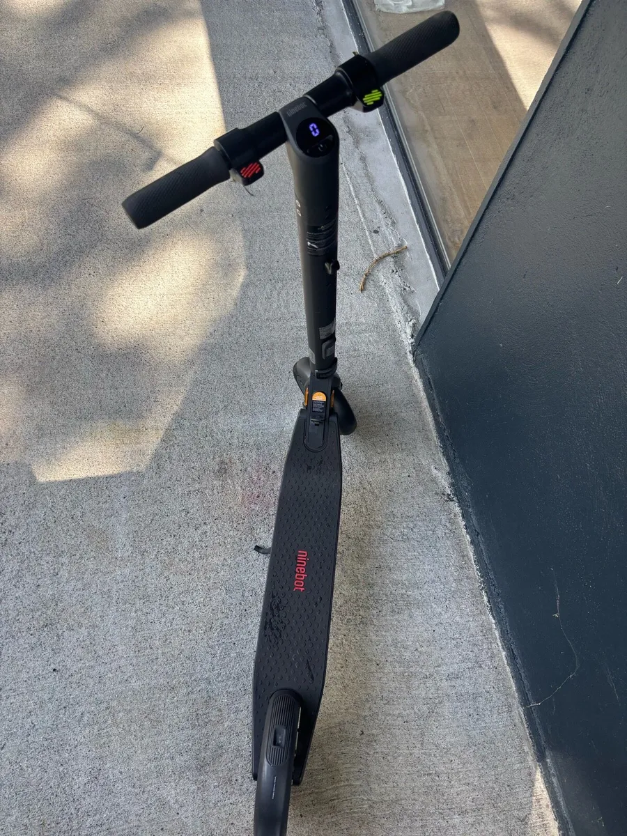 Segway Ninebot Kickscooter E22E - Image 2