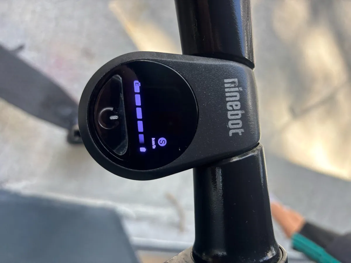 Segway Ninebot Kickscooter E22E - Image 3