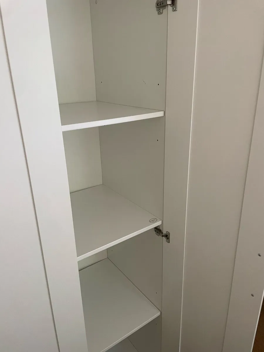 Sofas and wardrobes - Image 2