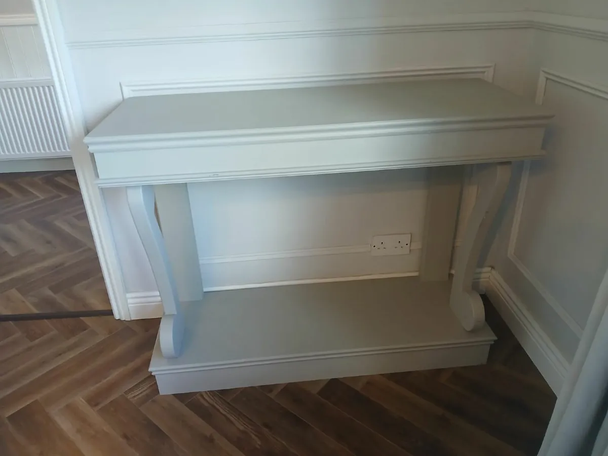 Console table - Image 1