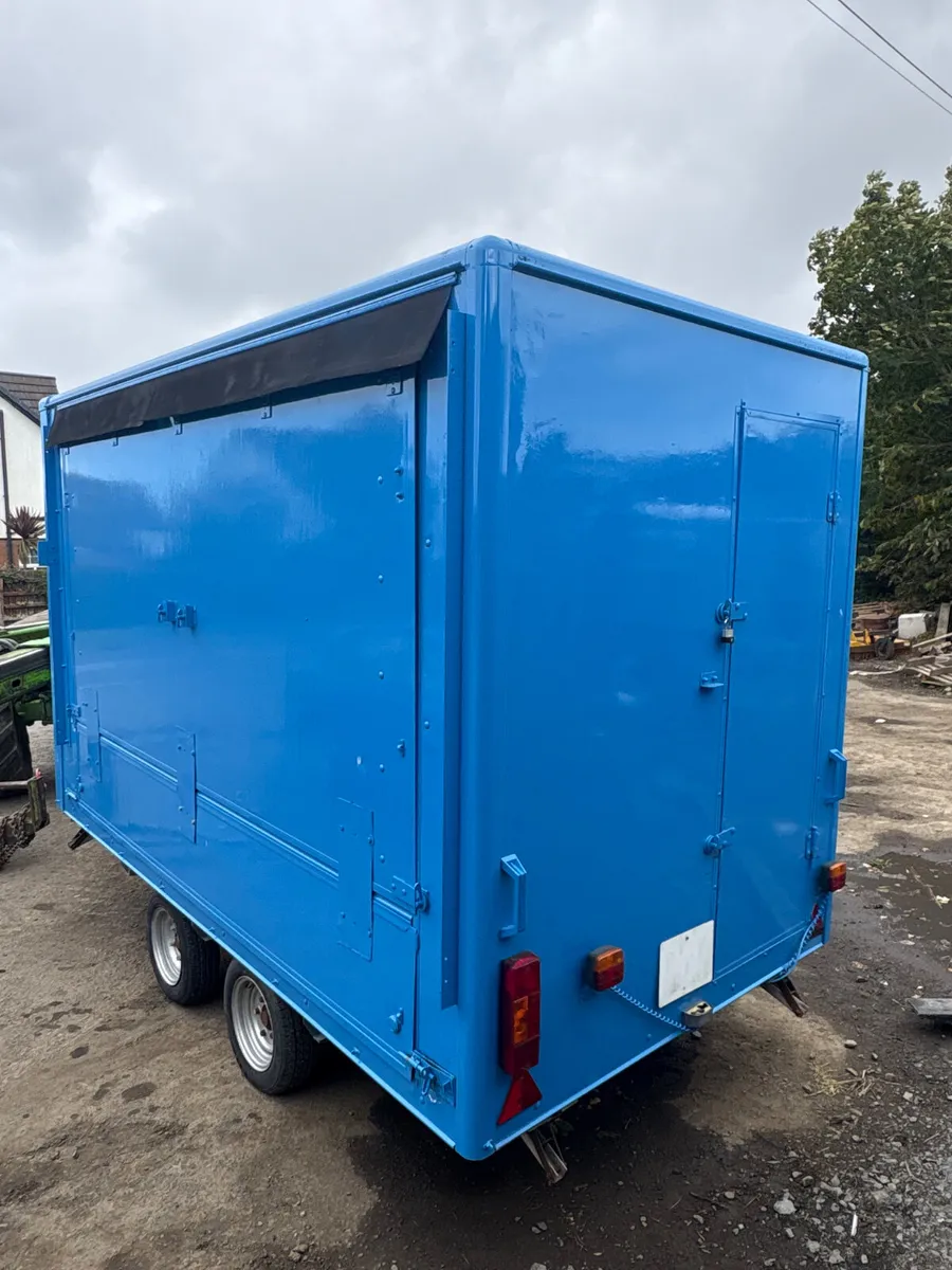 Exhibition trailer unit - Image 2