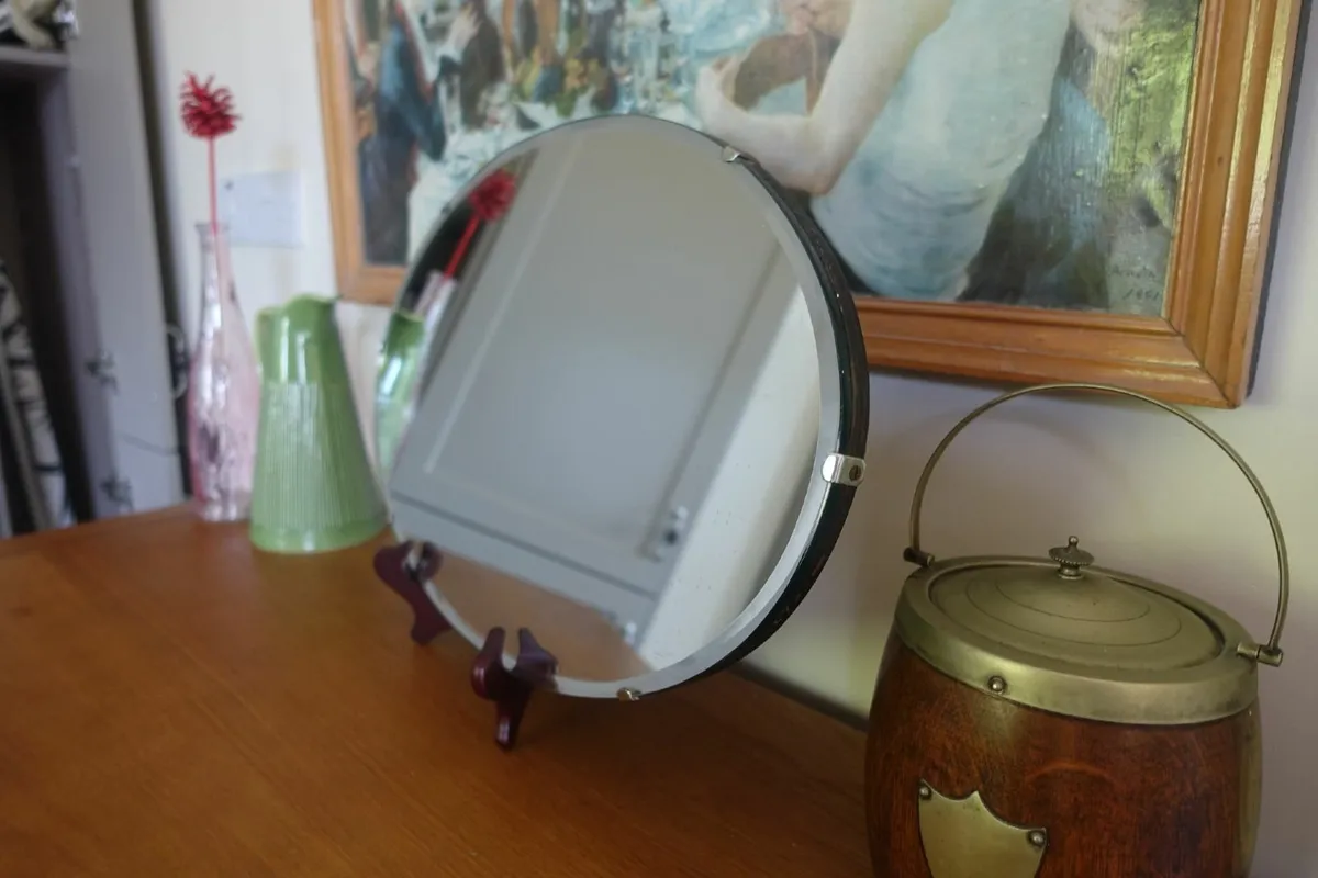 Oval Shaped Retro Mirror - Image 1