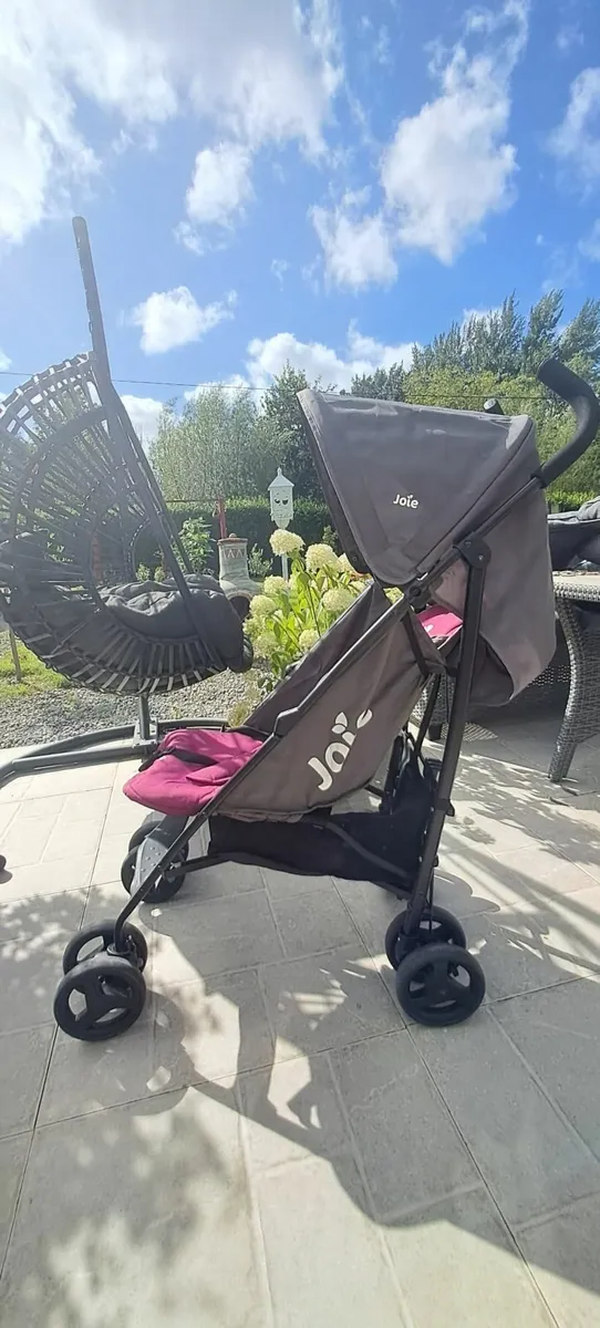 A stroller/buggy - Image 1