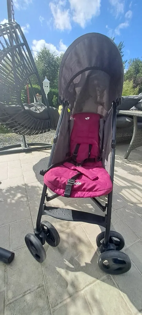 A stroller/buggy - Image 2