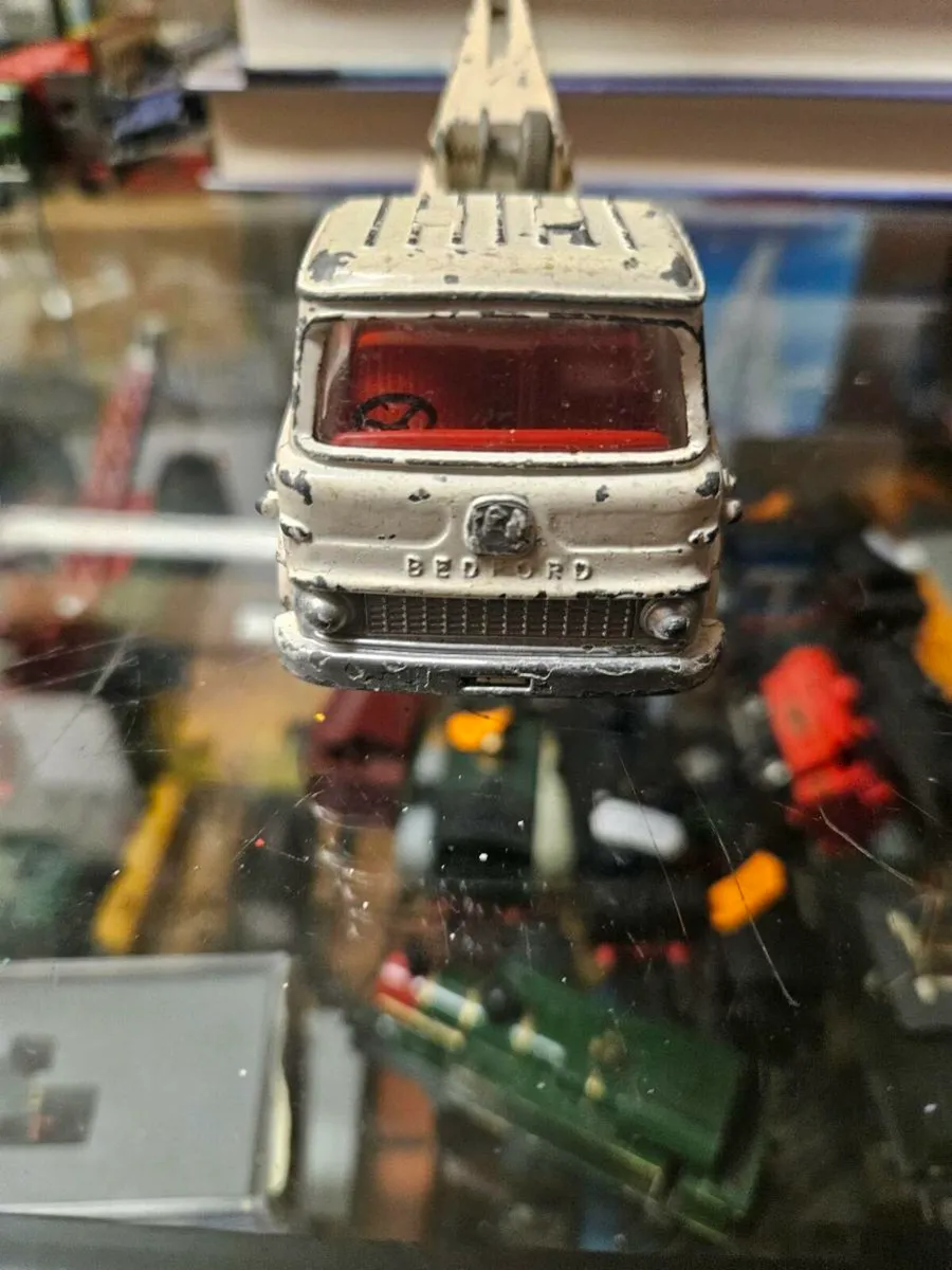 Corgi Bedford Tow Truck - Image 2