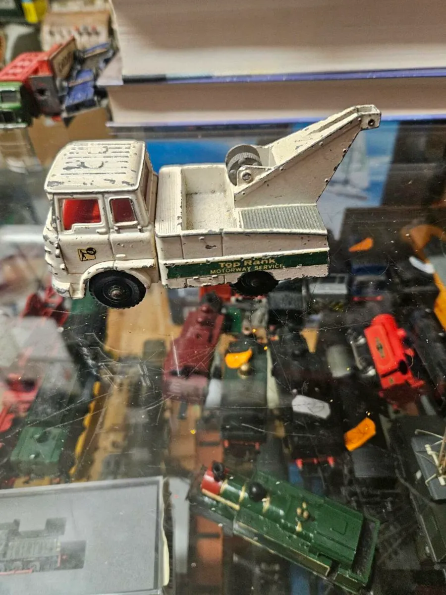 Corgi Bedford Tow Truck - Image 3