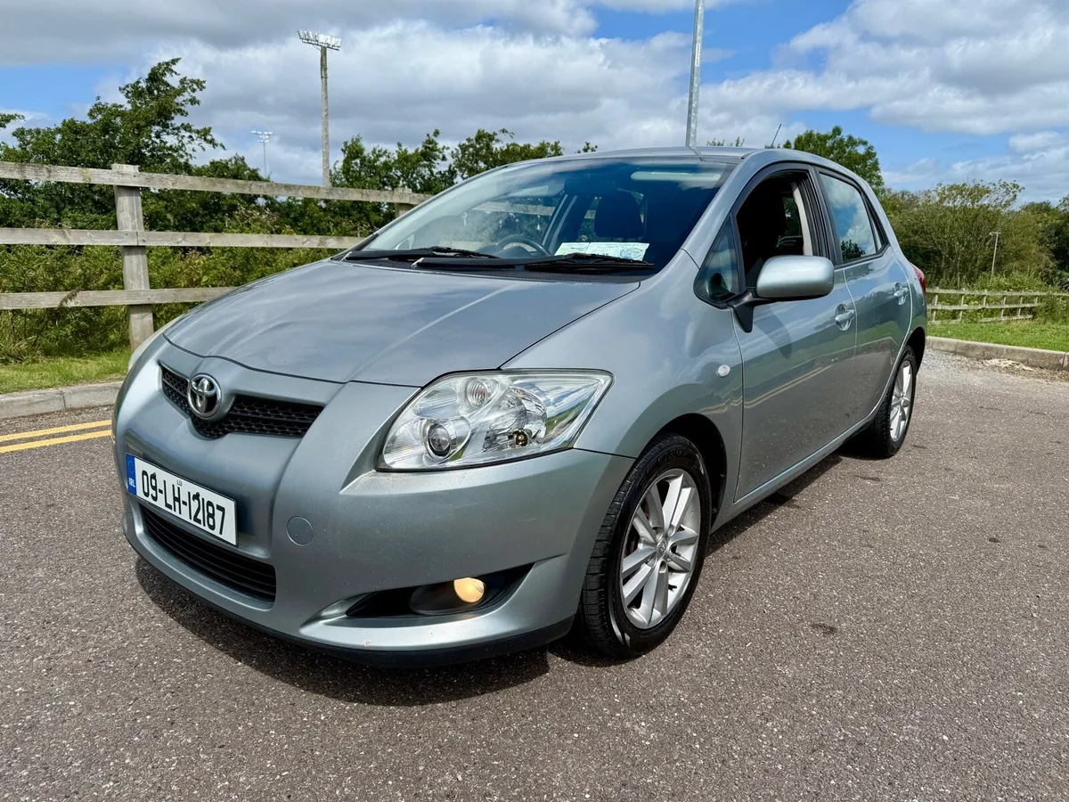 Toyota Auris TR 1.3 - Image 1
