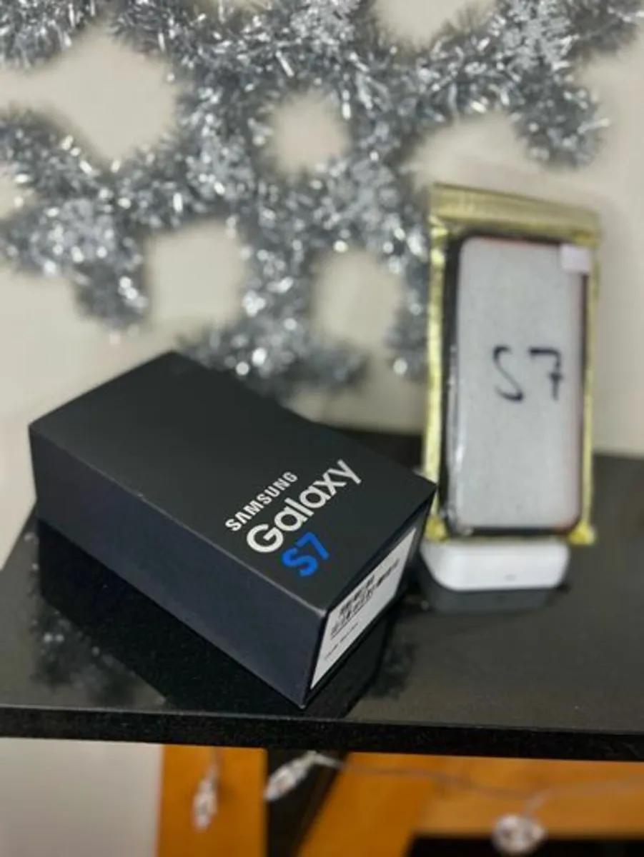 Samsung galaxy S7 32GB Smart Phone Unlocked+Bundle - Image 1