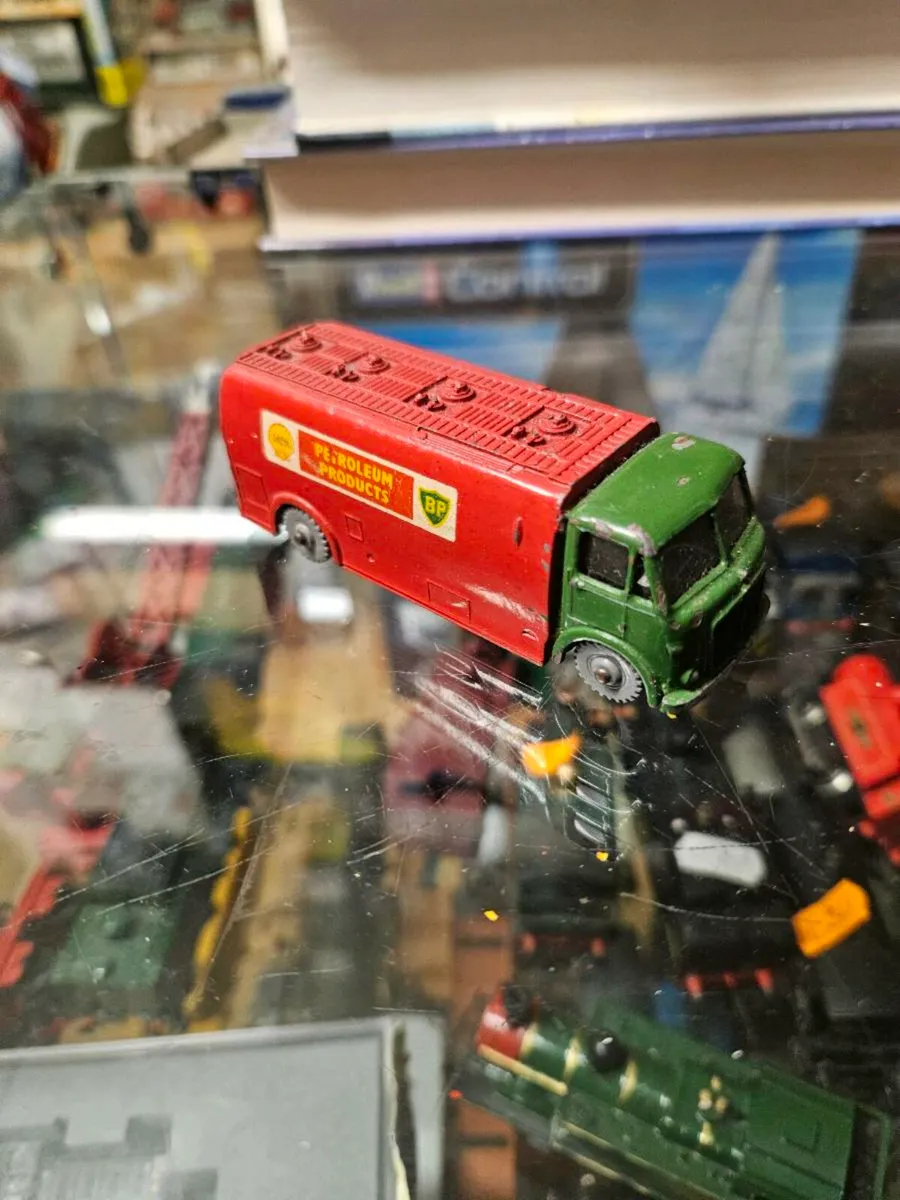 Dinky 1950's AEC Shell BP Tanker - Image 1