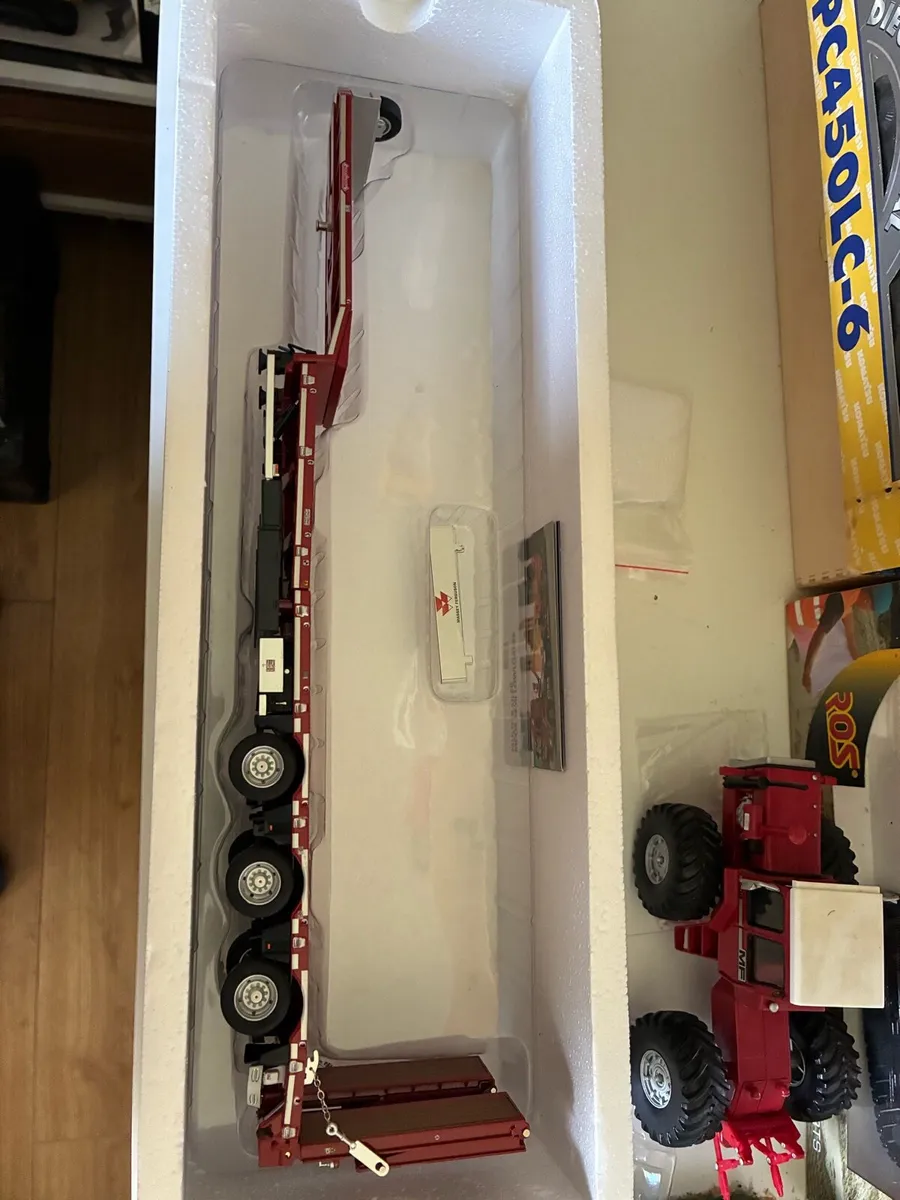 1:32 Massey Ferguson marge model truck - Image 3
