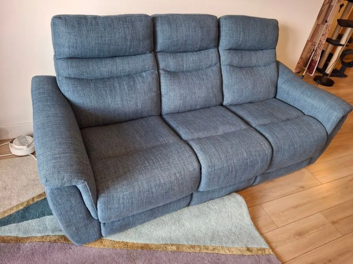 Recliner couch blue - Image 1