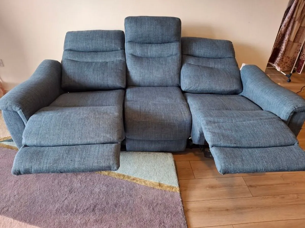 Recliner couch blue - Image 2
