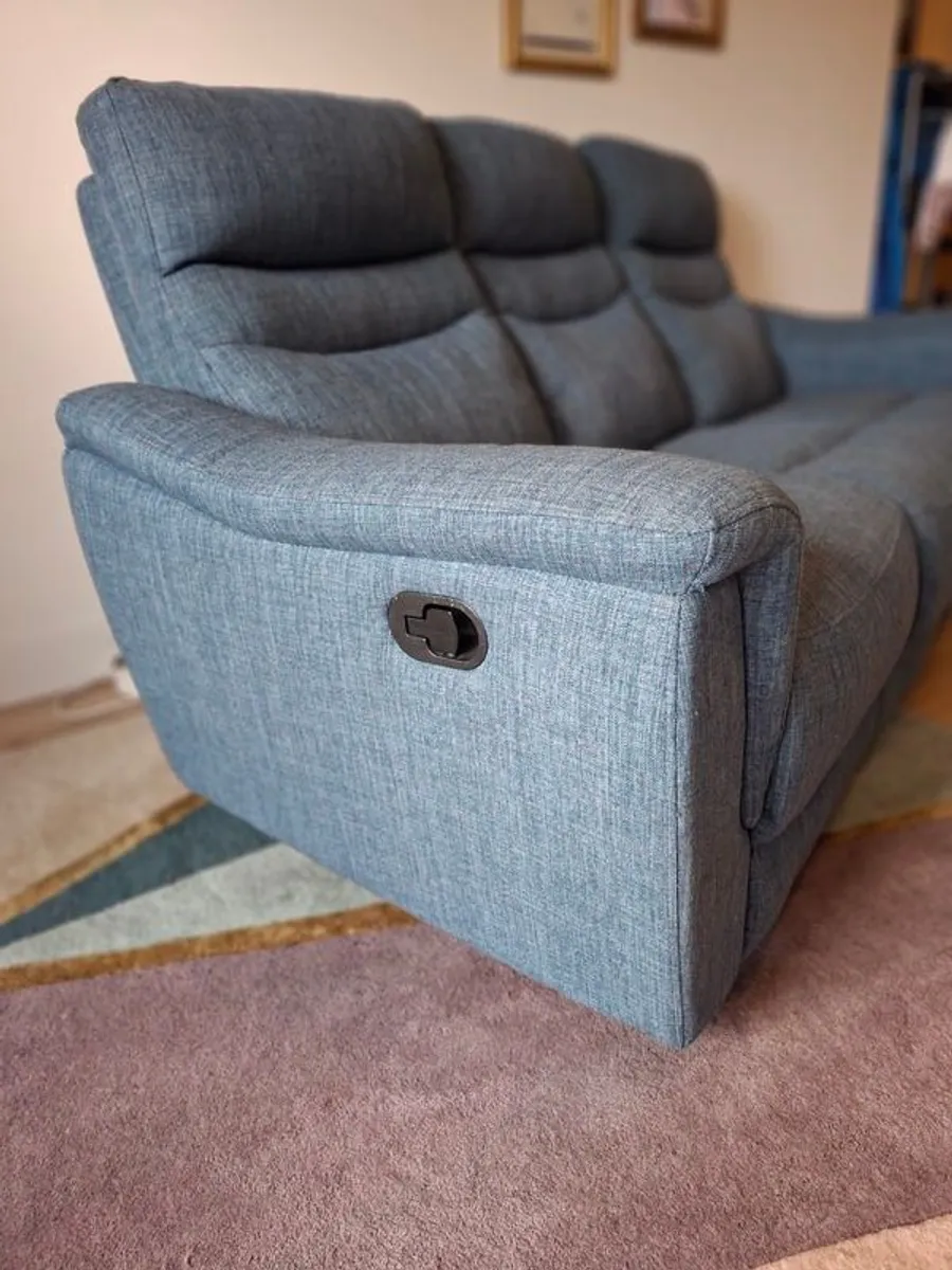 Recliner couch blue - Image 3