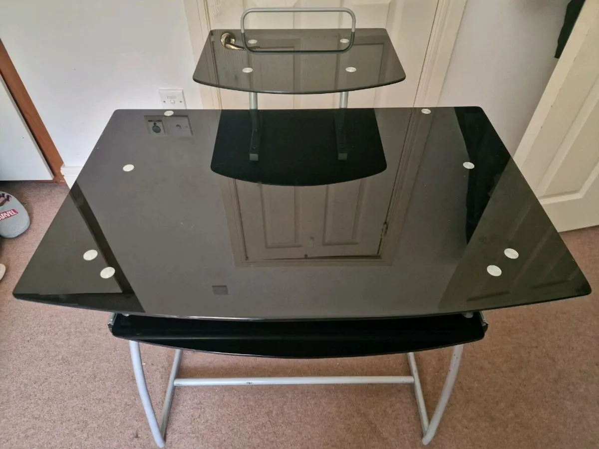 Computer Table - Image 1