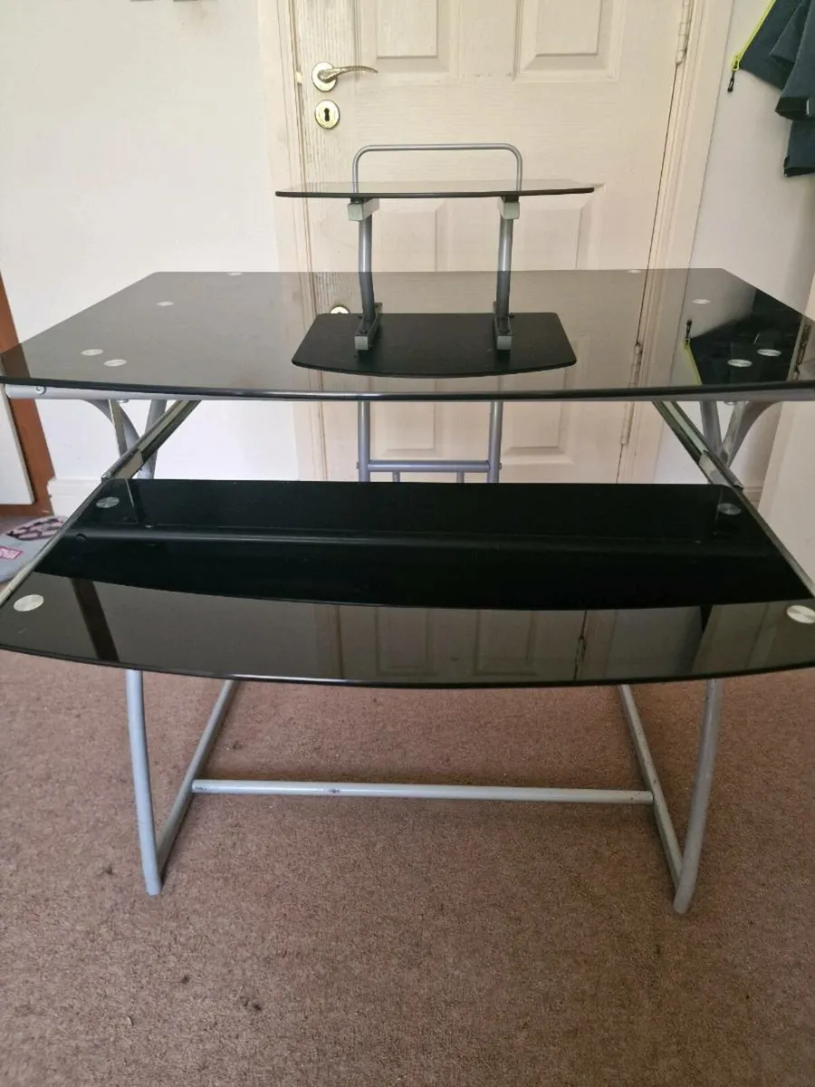 Computer Table - Image 3