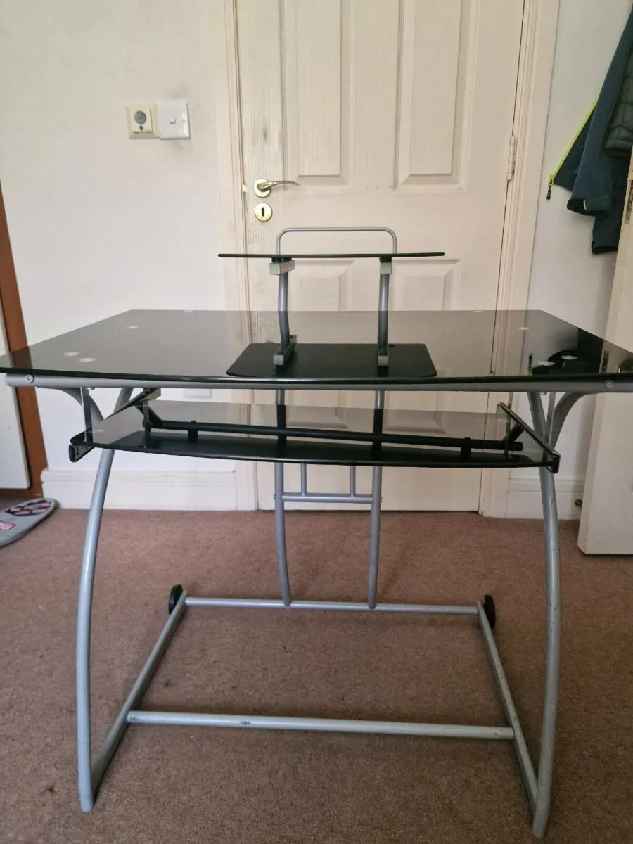 Computer Table - Image 4