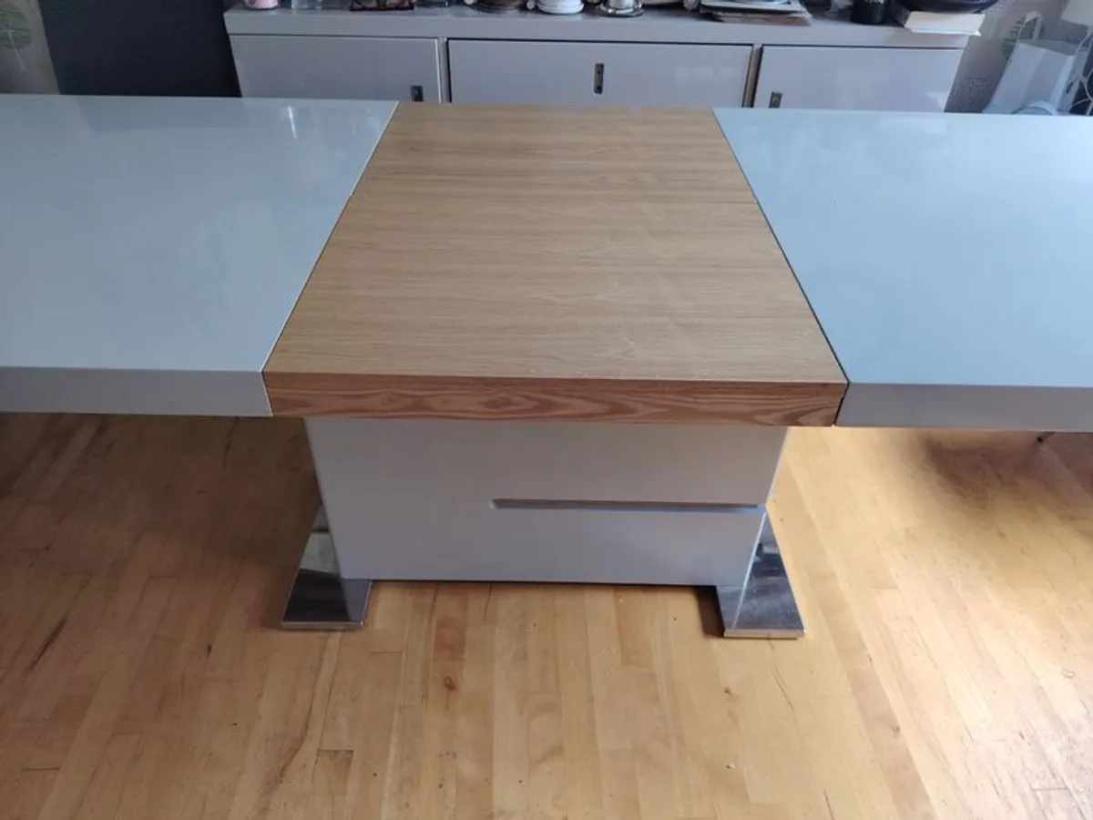 Dining - Image 3