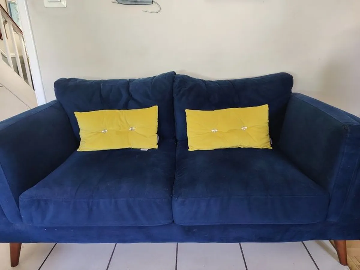 Couch - Image 2
