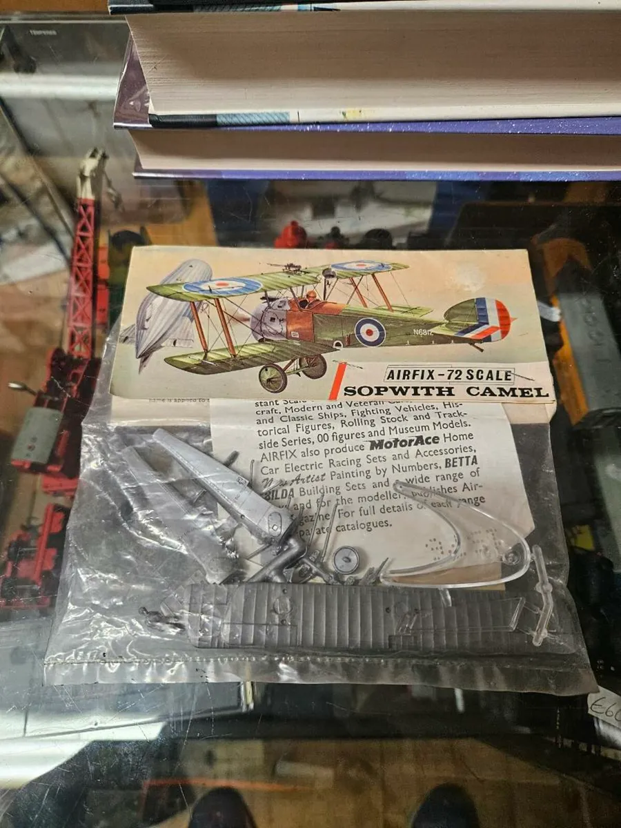 Vintage Airfix WW1 Sopwith Camel - Image 1
