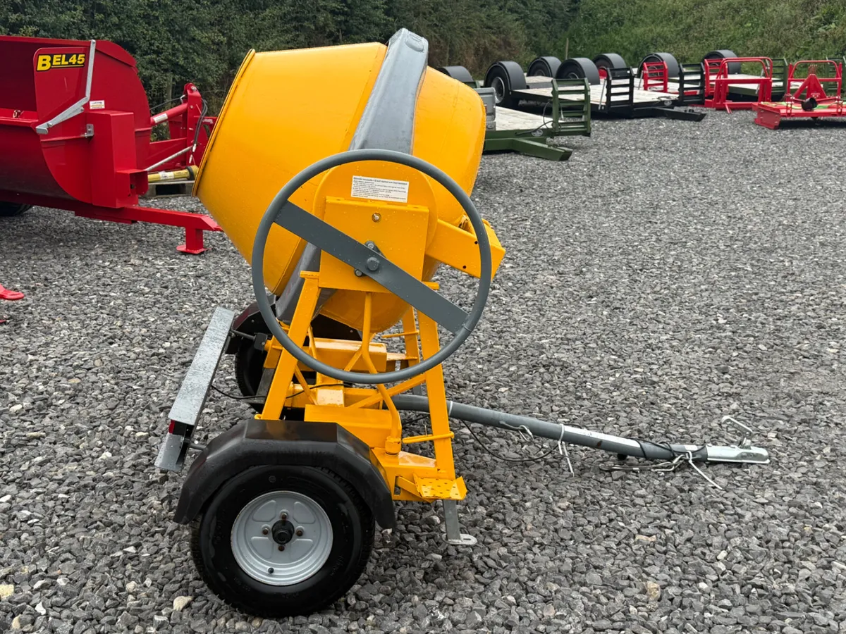 CENENT MIXER ROAD TOW - Image 2