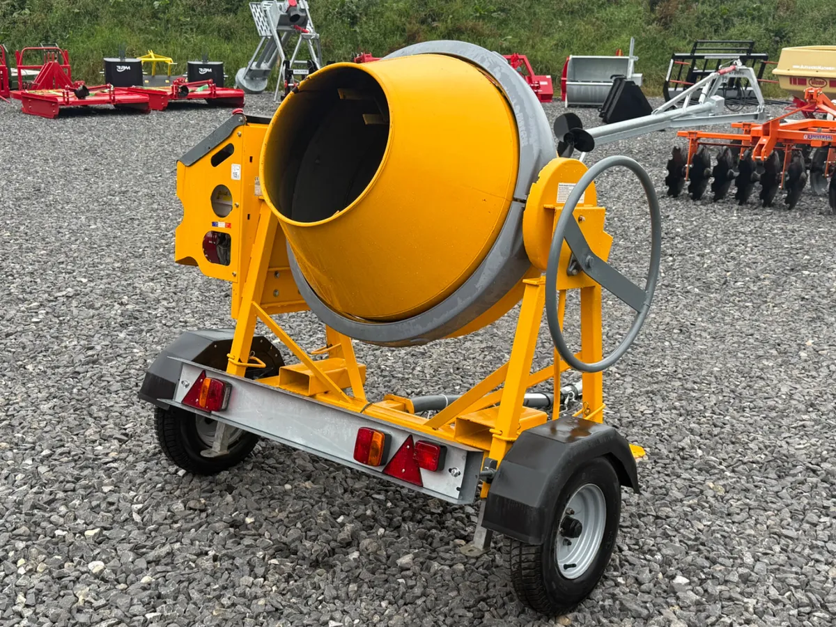 CENENT MIXER ROAD TOW - Image 1