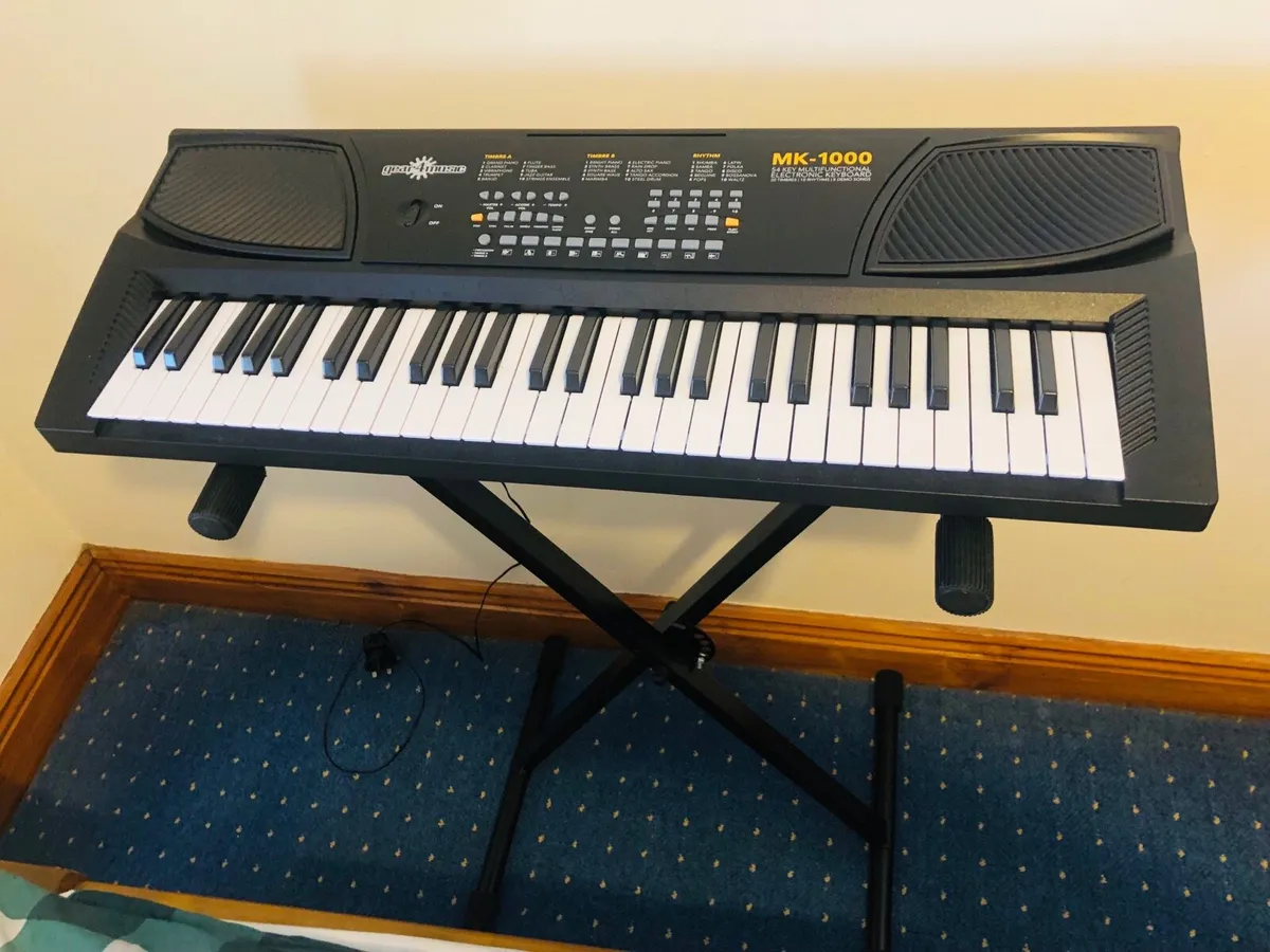 Keyboard Piano with stand.  kids starter - Image 2