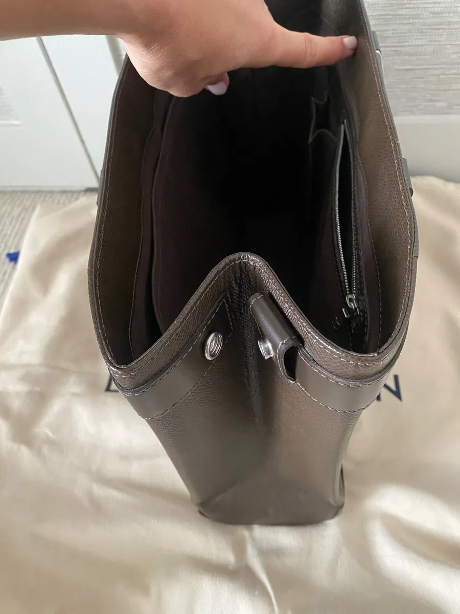 Louis Vuitton Handbag - Image 2