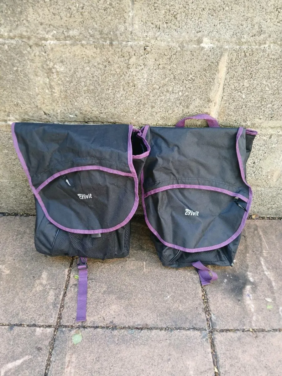 Bicycle, Helmet and bag - Image 3