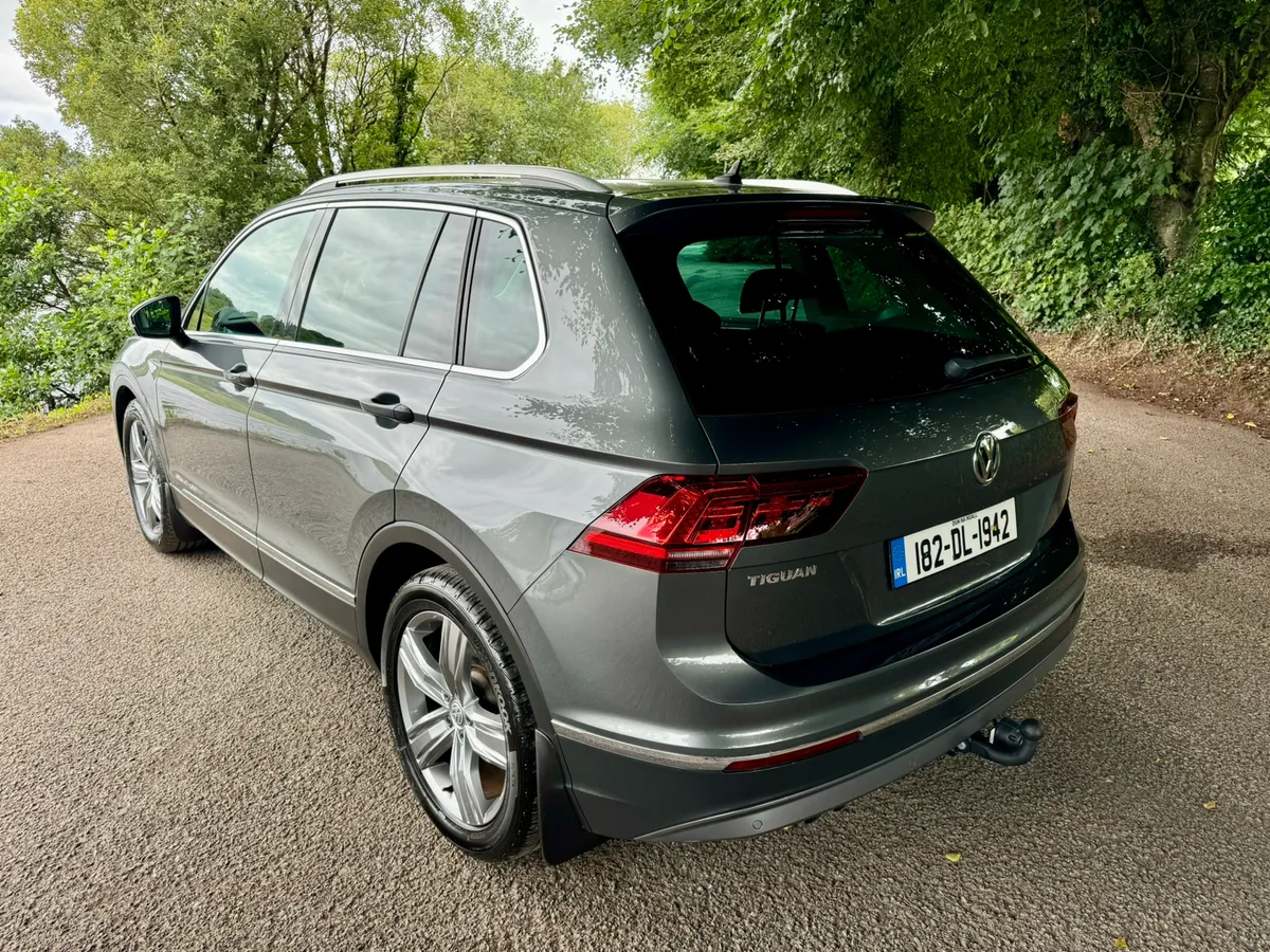 Late 2018 Volkswagen Tiguan SEL - Image 3