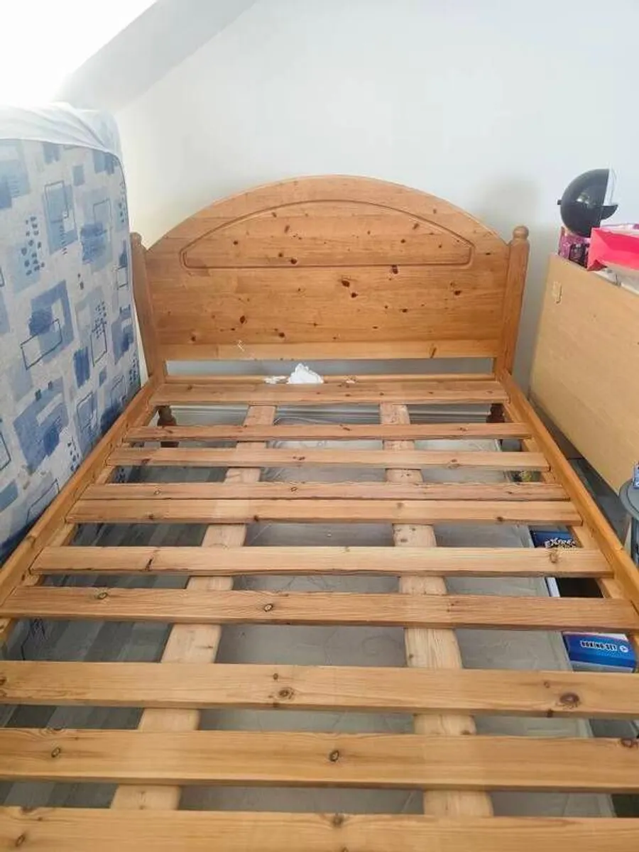 dining set and bed - Image 2