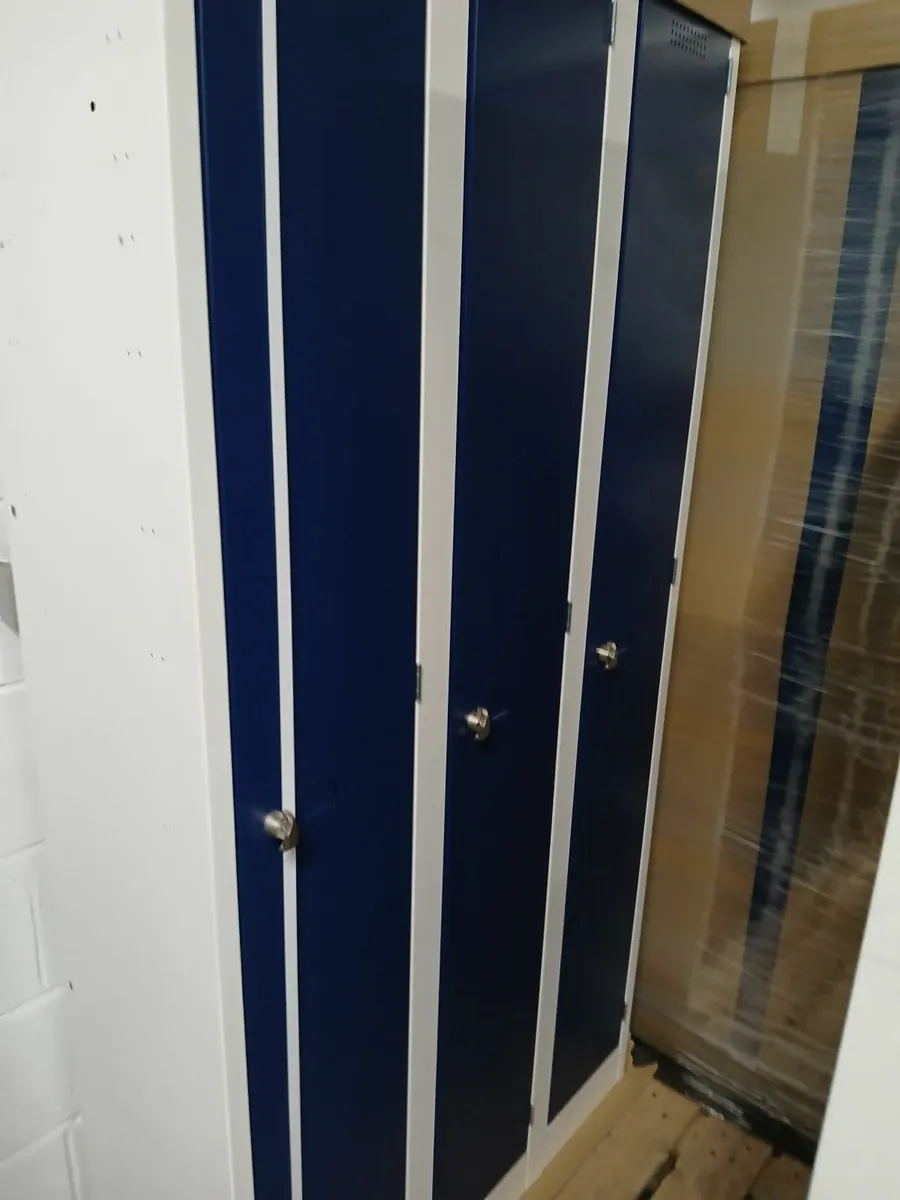Sports lockers /3x1 in one lot new deliverd - Image 1