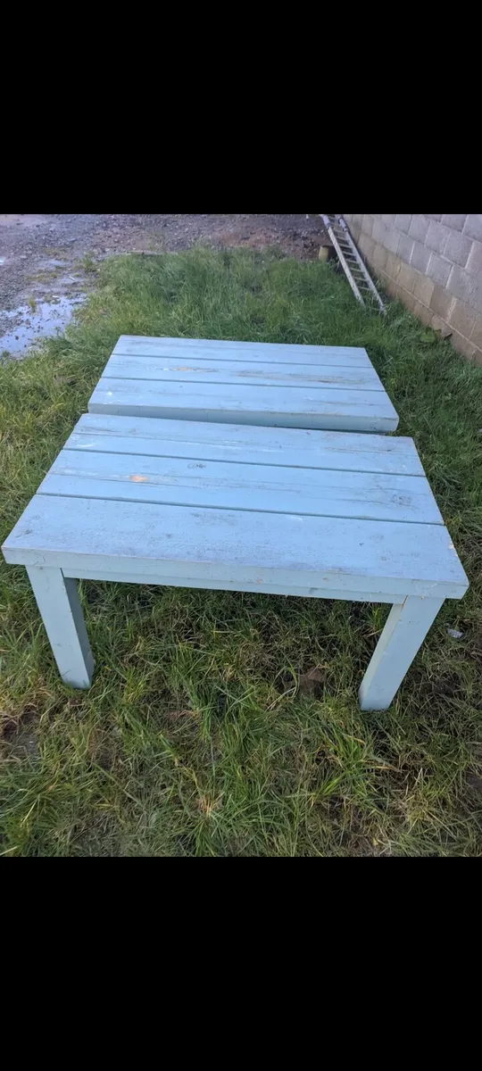 Outdoor tables - Image 1