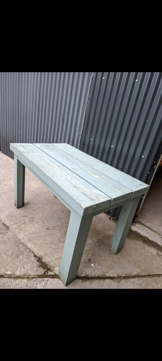 Outdoor tables - Image 2