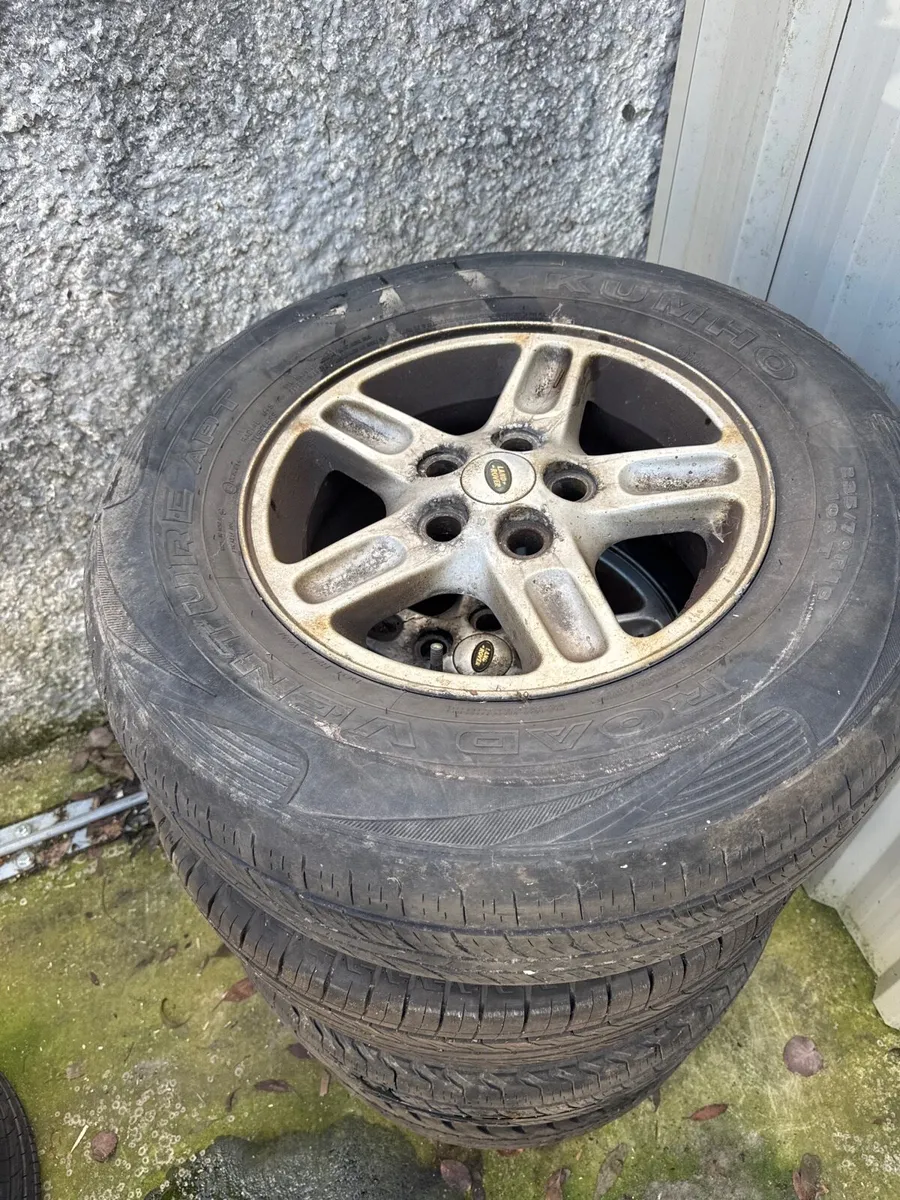Land Rover Discovery alloys - Image 1