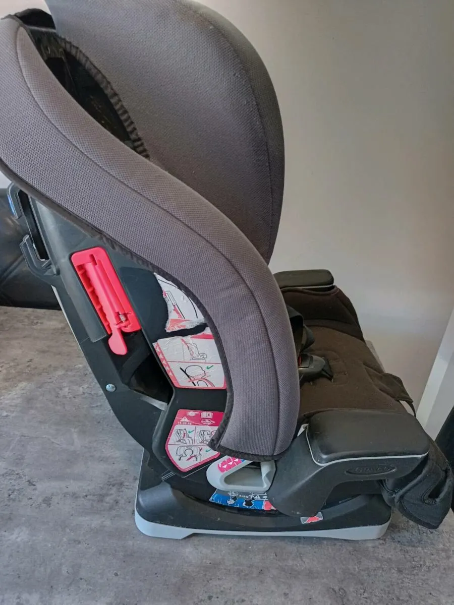 Graco kids car seat. - Image 4