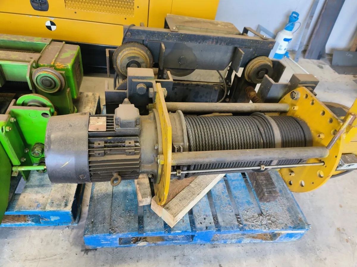 2 no 5tonne gantry hoists - Image 3