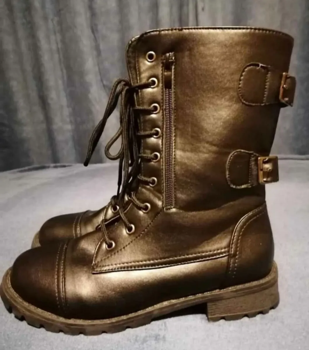 NEW - Black lace-up boots with pockets - Image 1