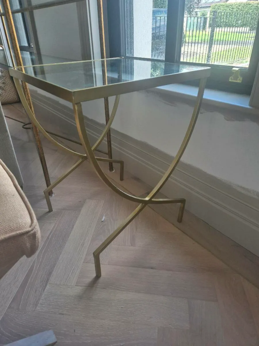 Side tables x 2 - Image 1