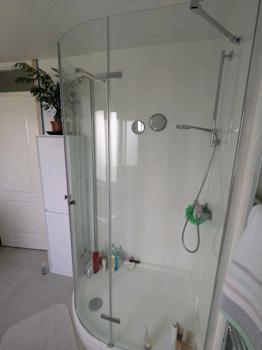 Shower - Image 2