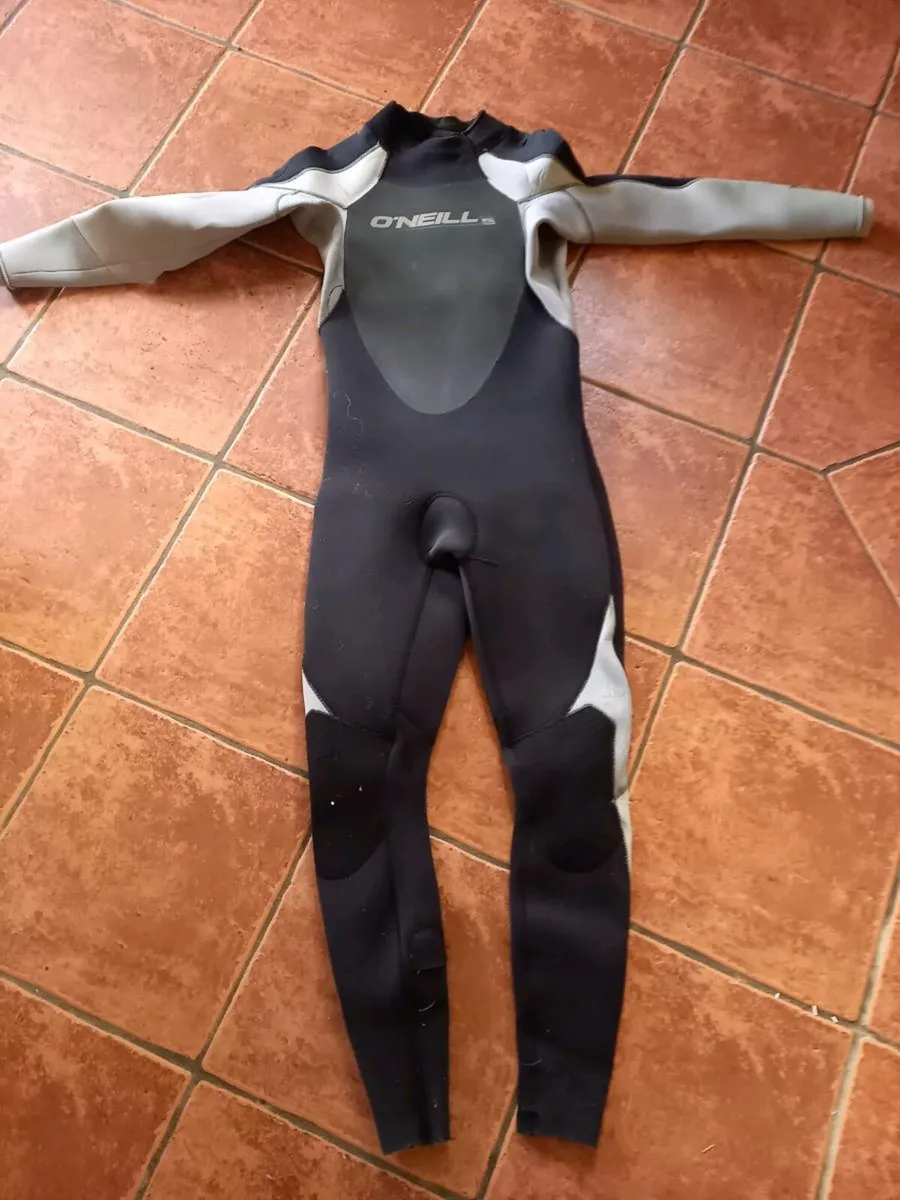 Wet suits - Image 1