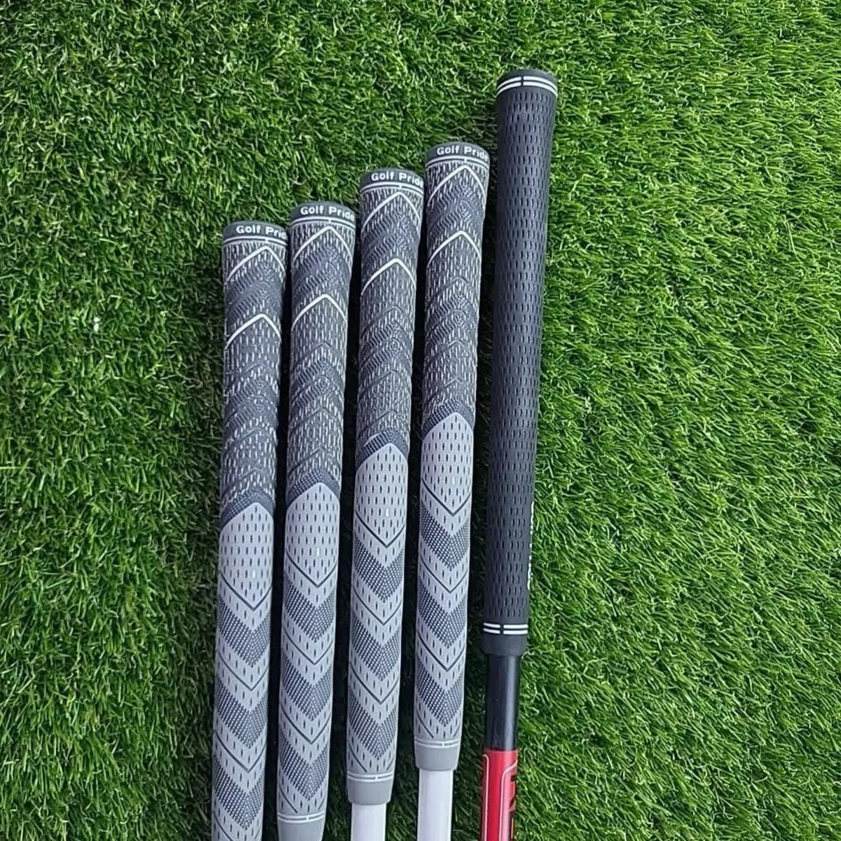 Taylormade Stealth Iron set 6-PW KBS MAX 65 - Image 1