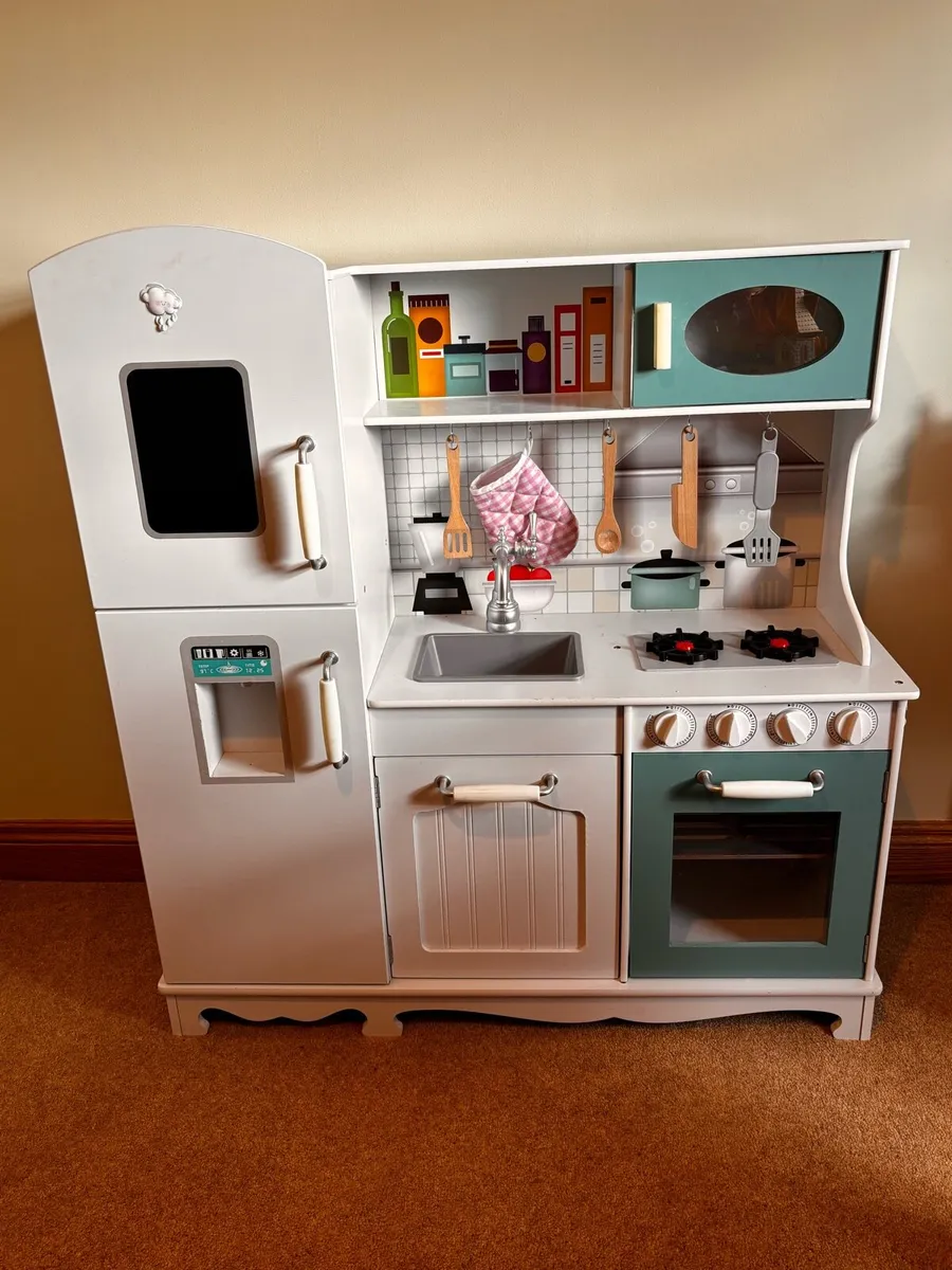 Child’s Kitchen - Image 2