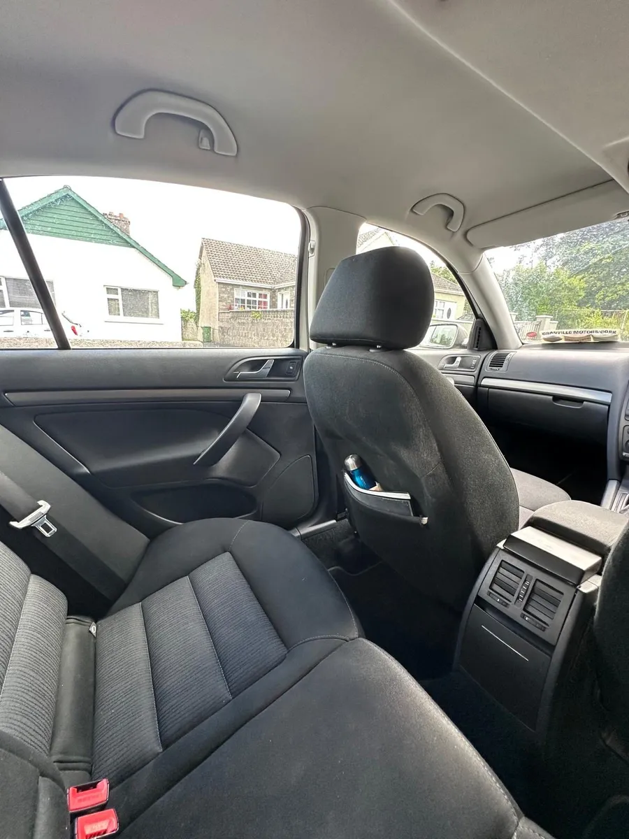 Car - Image 4