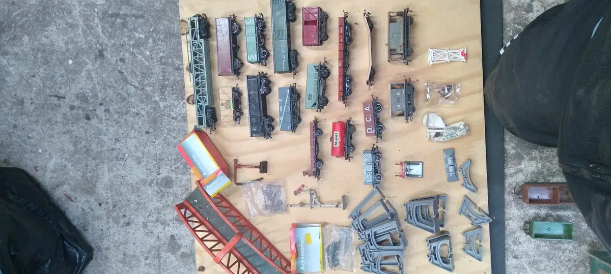 Train set pieces