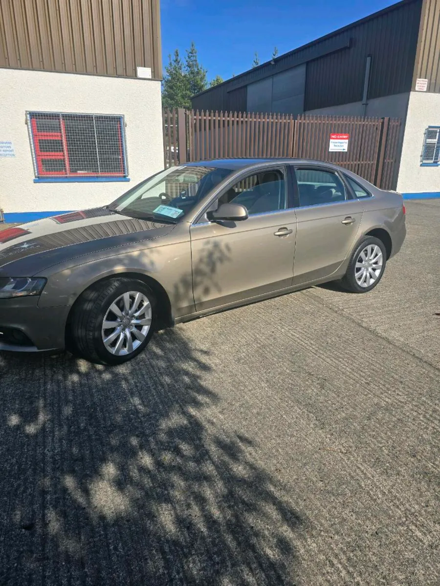 Audi a4 b8 2.0tdi 120bhp Read Ad!!! - Image 3