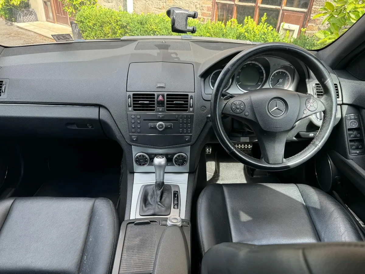 Mercedes-Benz C-Class 2009 - Image 4